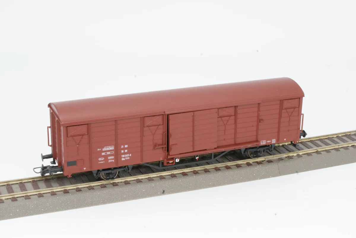 PIKO 54060 Gedeckter Güterwagen DR Ep V